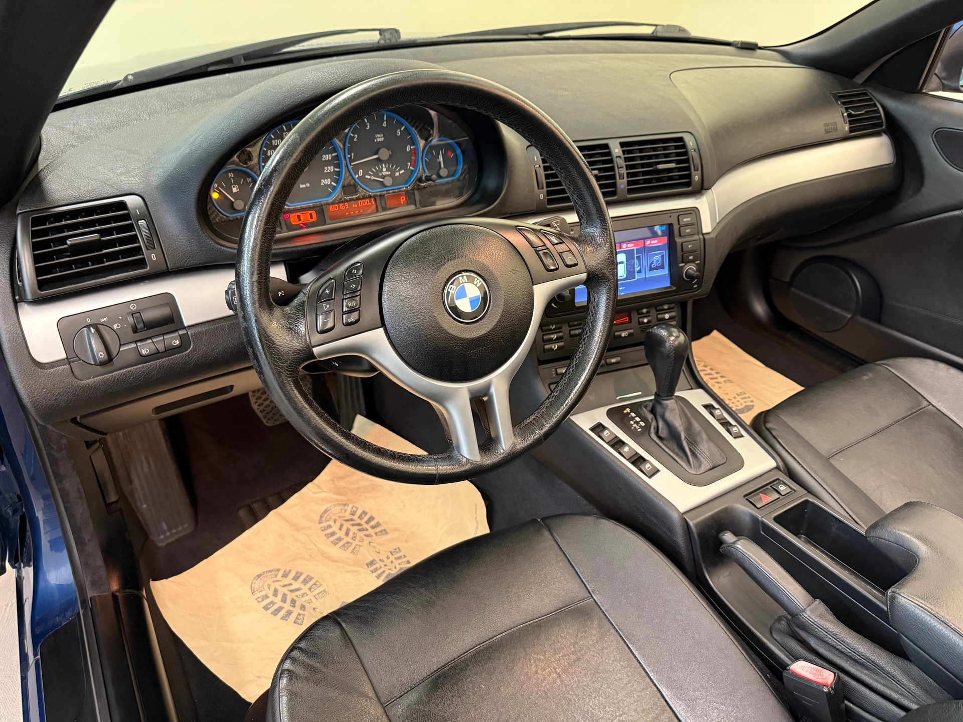 BMW 330Ci Cabriolet-image-14