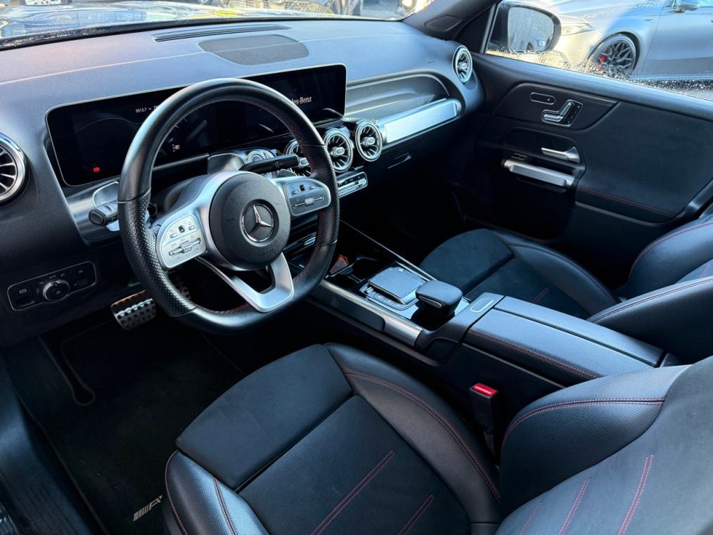MERCEDES-BENZ GLB 200 AMG Line 7G-Tronic-showroom-element-3