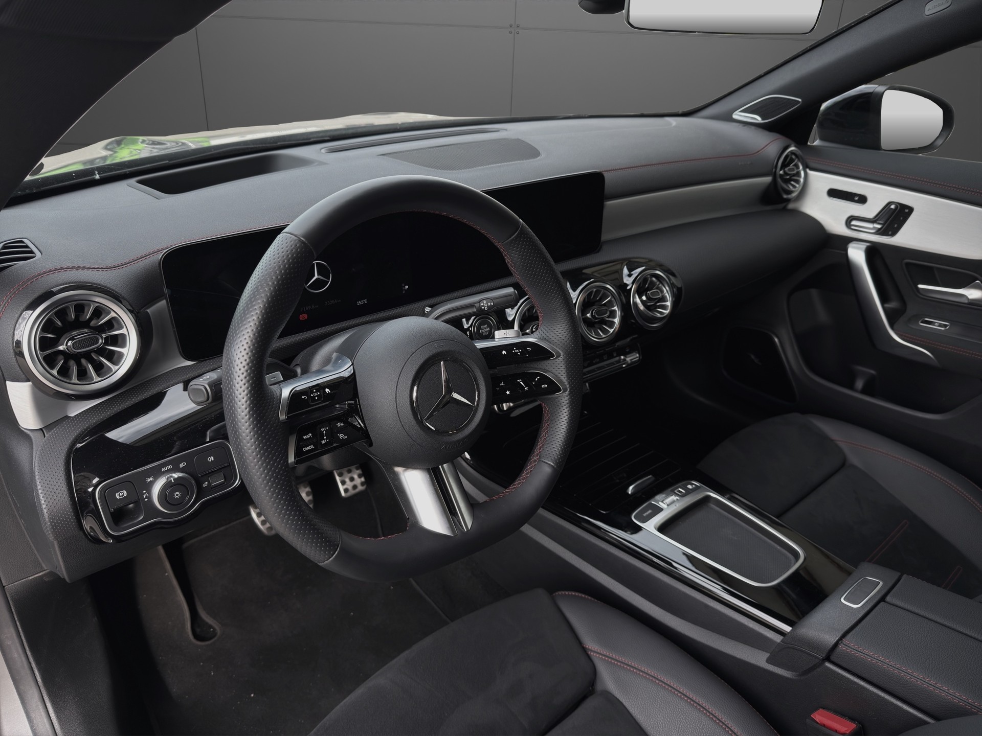 MERCEDES-BENZ CLA 250 e EQ Star AMG Line Shooting Brake-image-8