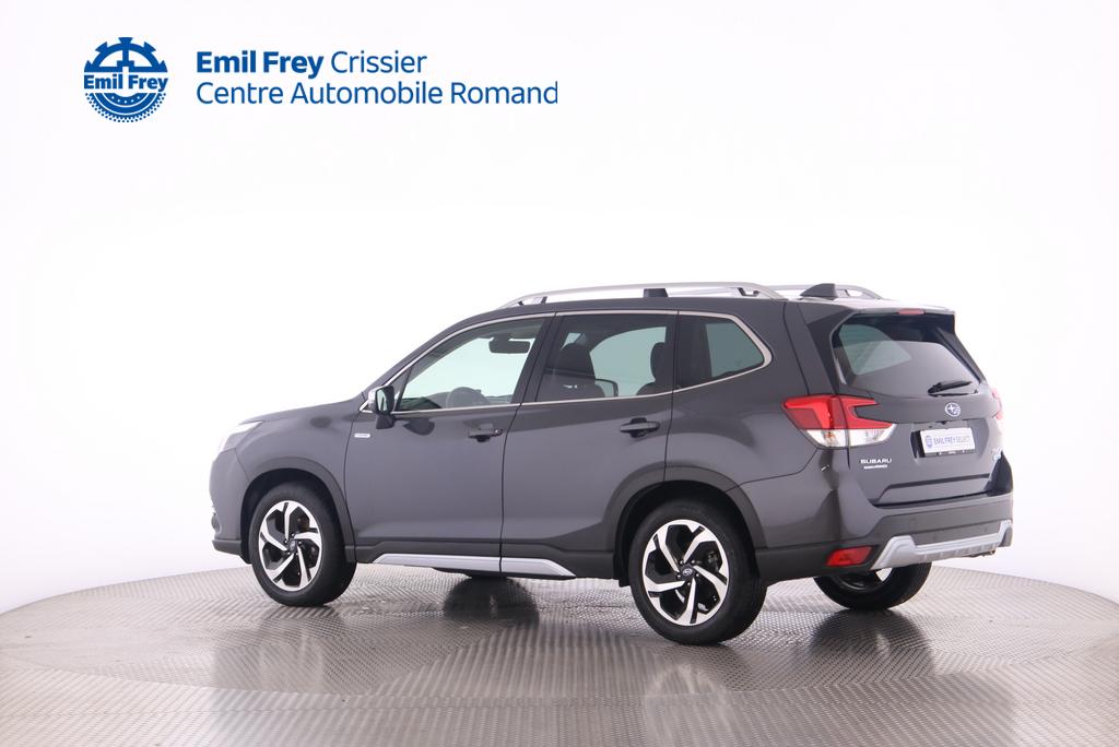 SUBARU Forester Station 2.0i e-Boxer Luxury-image-3