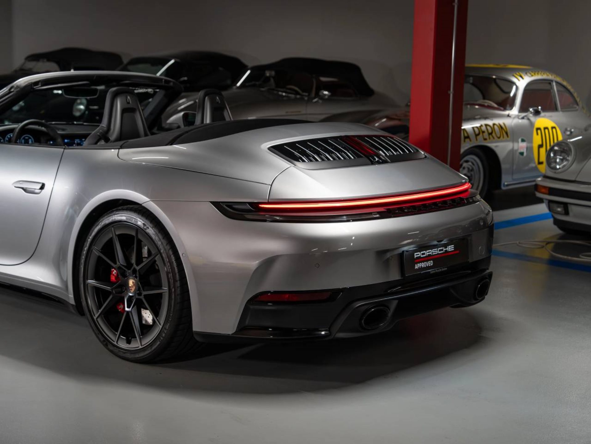 PORSCHE 911 Carrera 4S Cabriolet-image-25