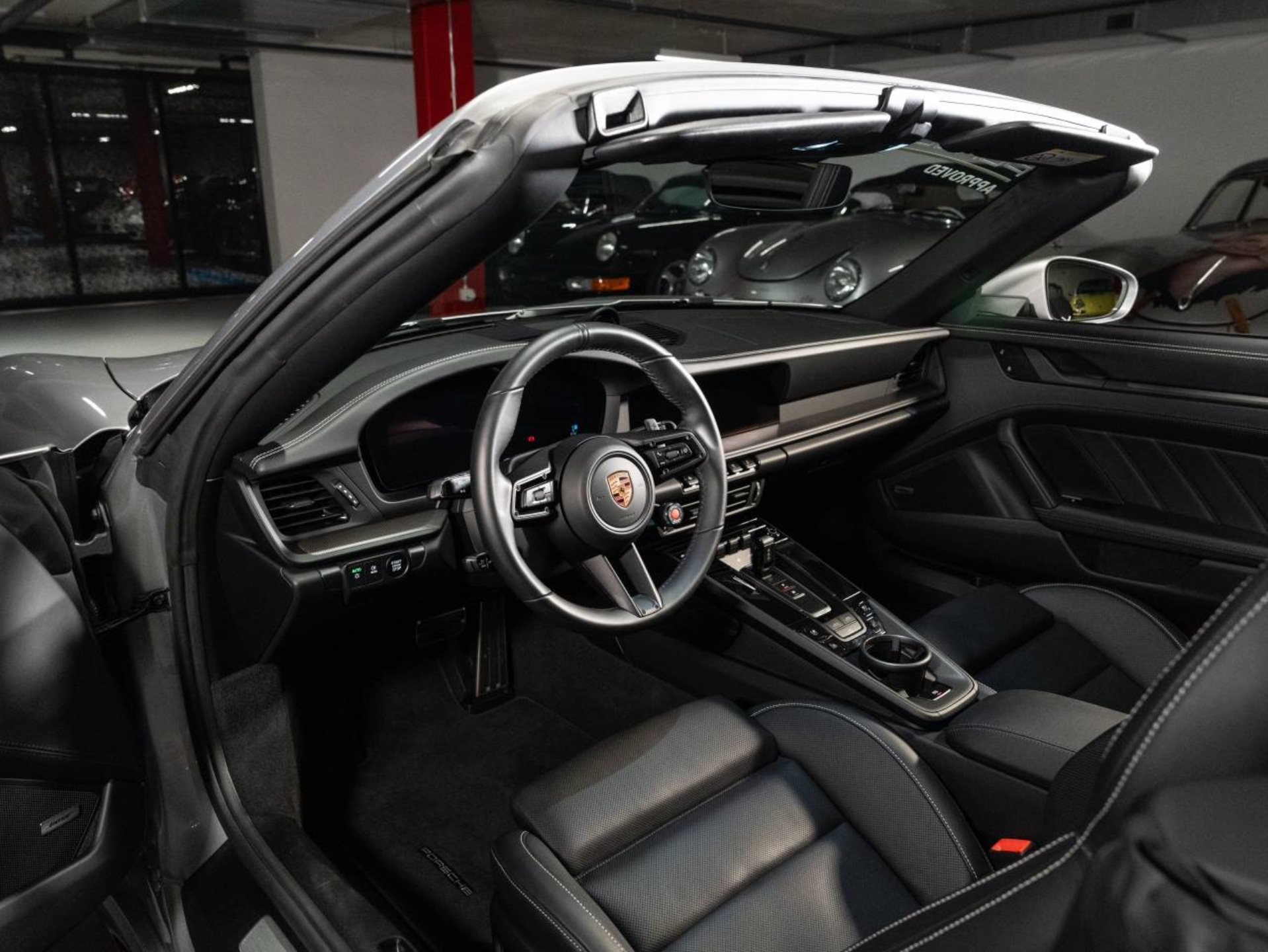 PORSCHE 911 Carrera 4S Cabriolet-showroom-element-2