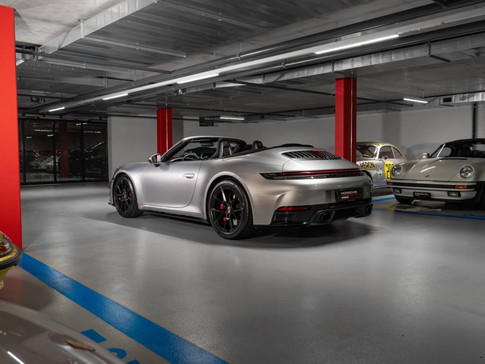 PORSCHE 911 Carrera 4S Cabriolet-showroom-element-1