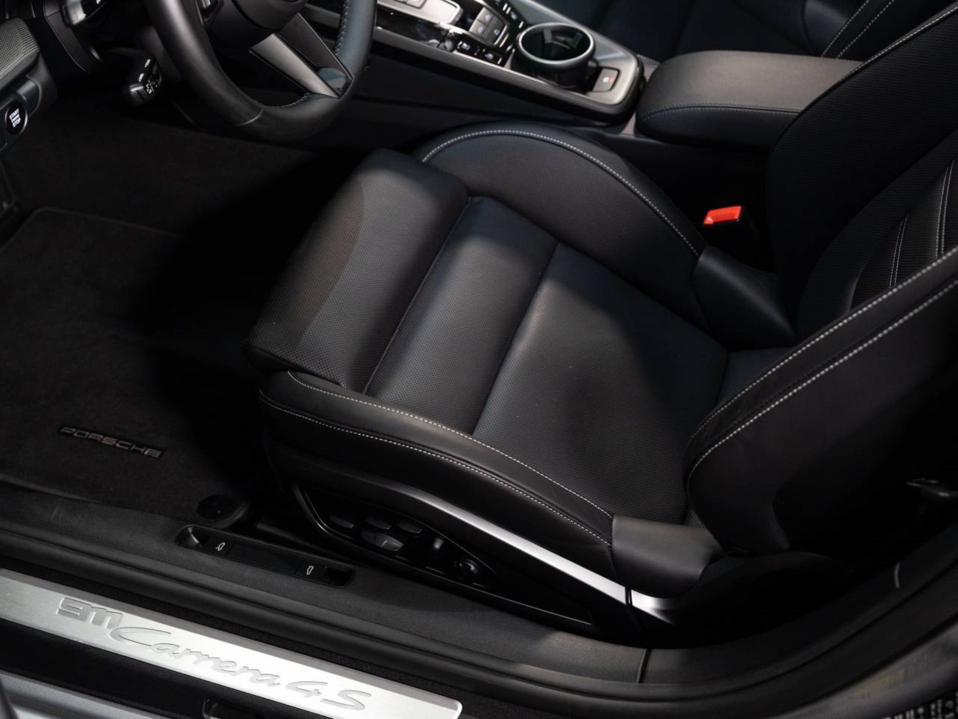 PORSCHE 911 Carrera 4S Cabriolet-image-17