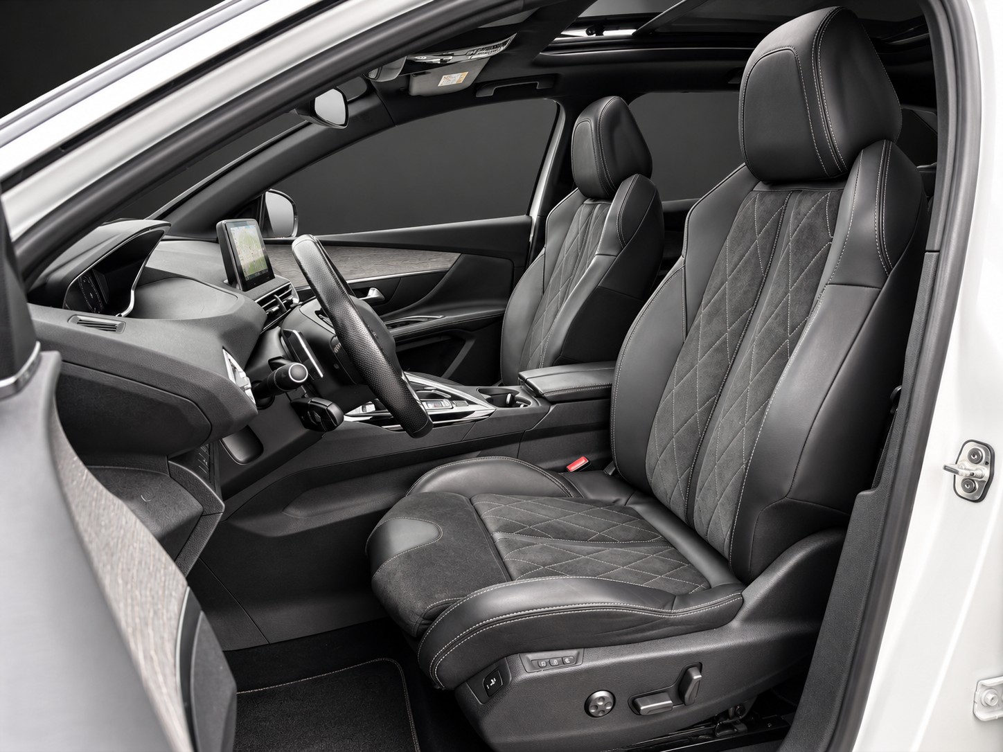 PEUGEOT 3008 2.0 BlueHDi GT EAT mit 181 PS * Perlmuttweiss *-image-6