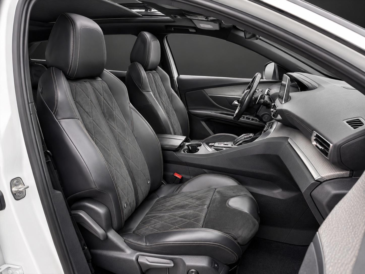 PEUGEOT 3008 2.0 BlueHDi GT EAT mit 181 PS * Perlmuttweiss *-image-8