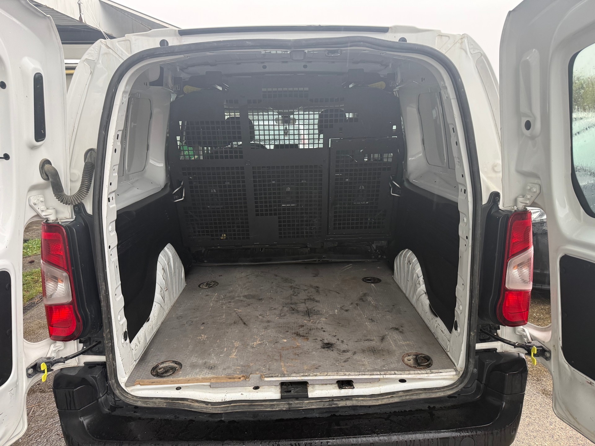 PEUGEOT Partner 1.5 Blue HDi s/s Asphalt Long 1000kg-image-11
