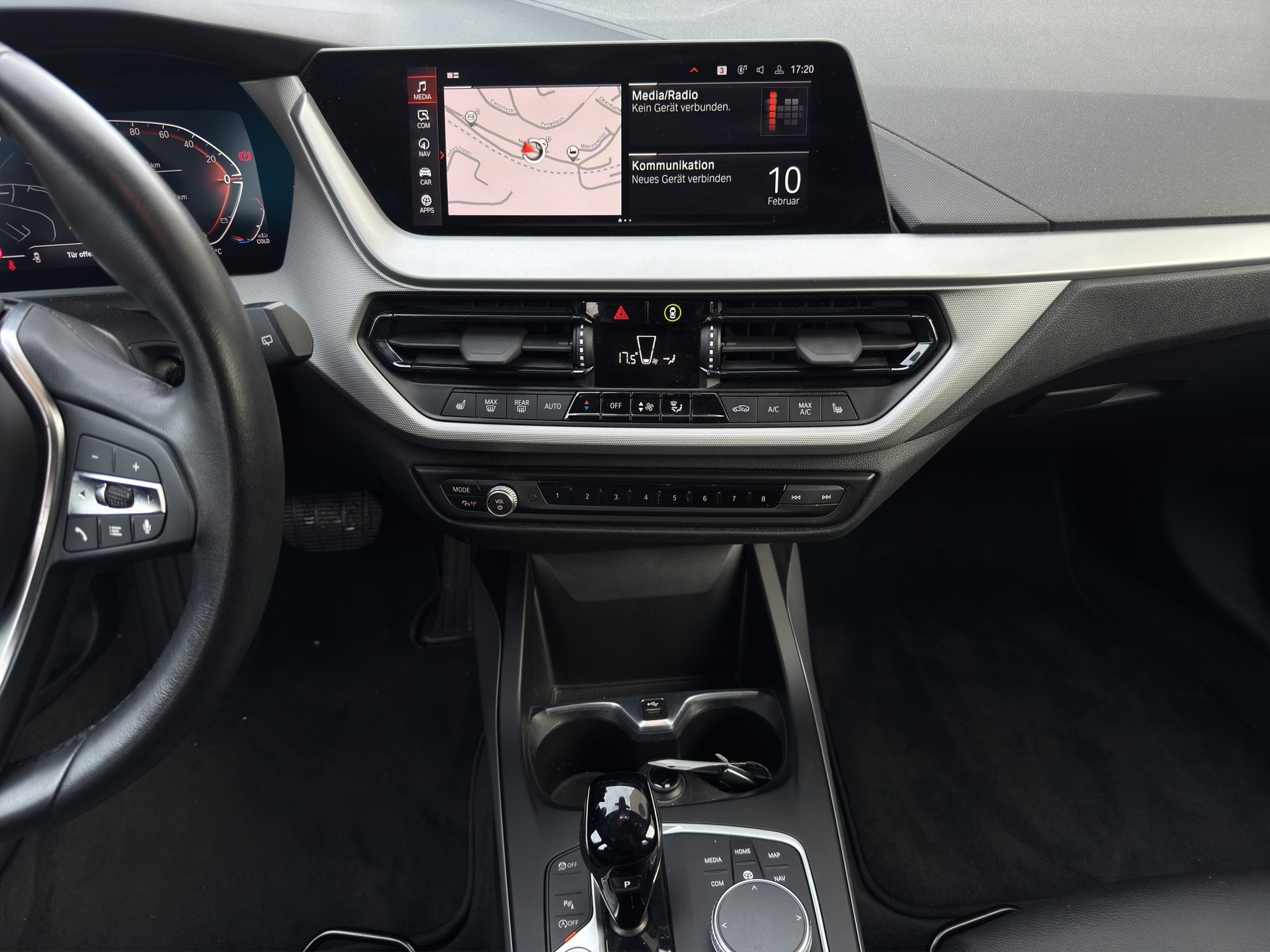 BMW 118i Essential Edition Steptronic **Leder Sitze**-image-12