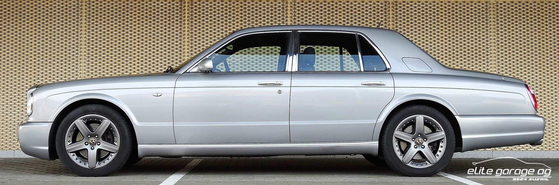 BENTLEY Arnage T-image-2