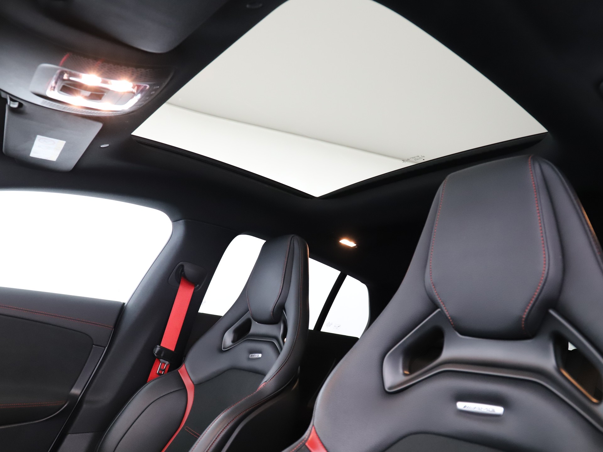 MERCEDES-BENZ CLA SB 35 AMG 4Matic-image-14