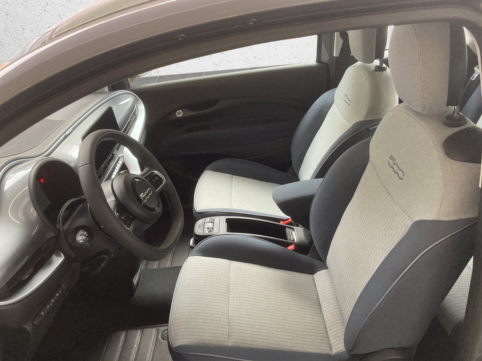 FIAT 500 electric 87 kW Icon-image-11