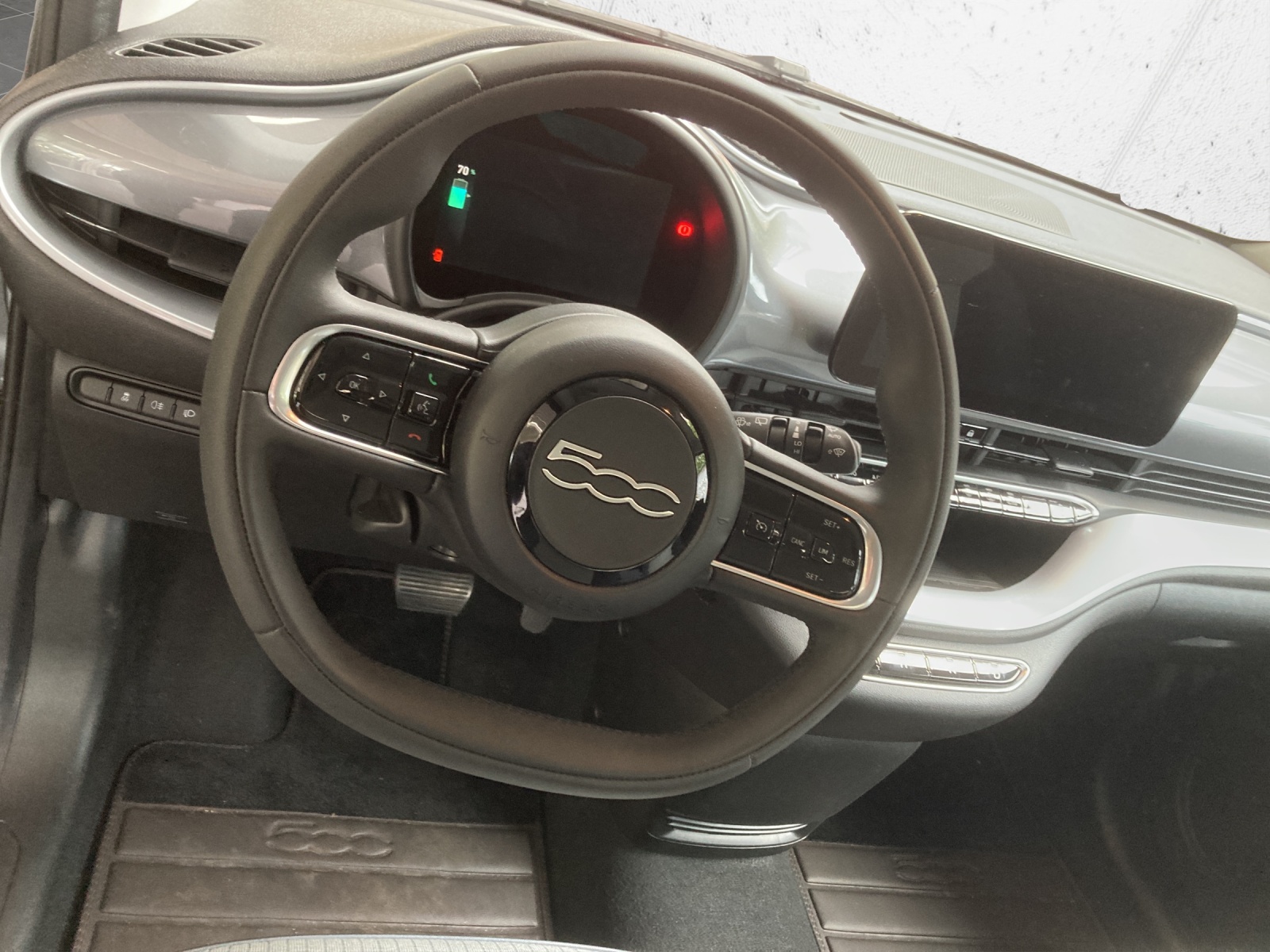FIAT 500 electric 87 kW Icon-image-7