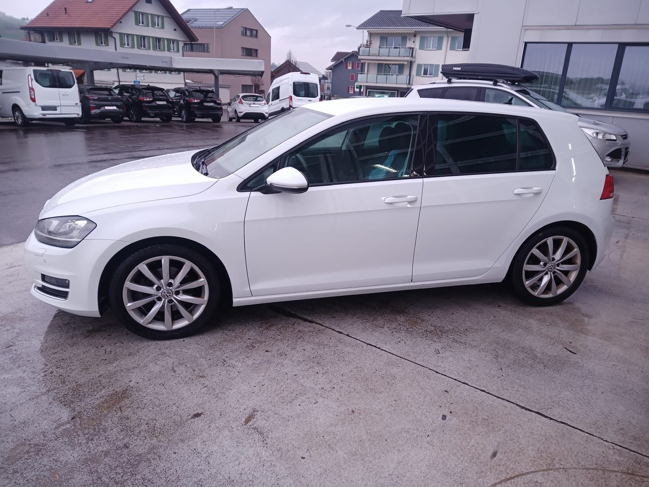 VW Golf VII 2.0 TDI Highline 4m-image-2