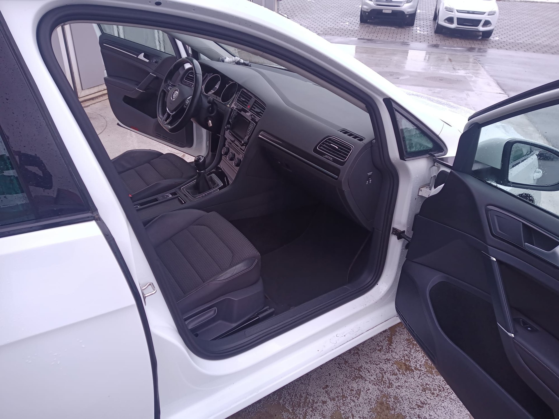 VW Golf VII 2.0 TDI Highline 4m-image-13