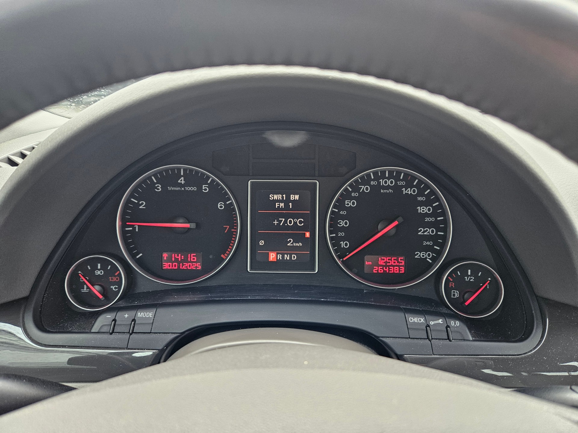 AUDI A4 Avant 3.0 V6-image-18