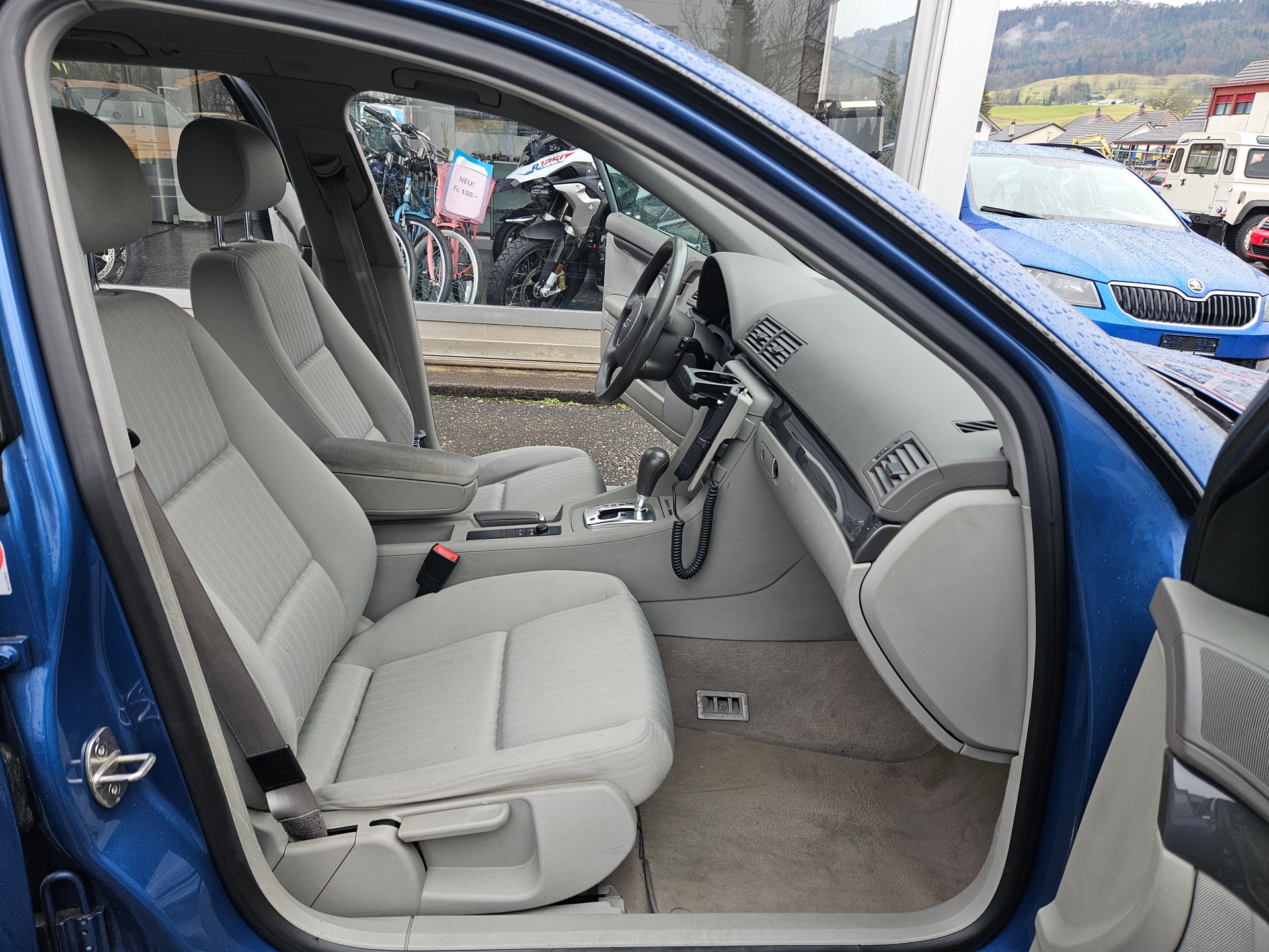 AUDI A4 Avant 3.0 V6-image-13