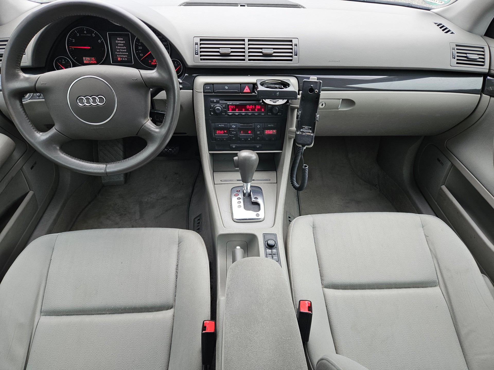AUDI A4 Avant 3.0 V6-image-16