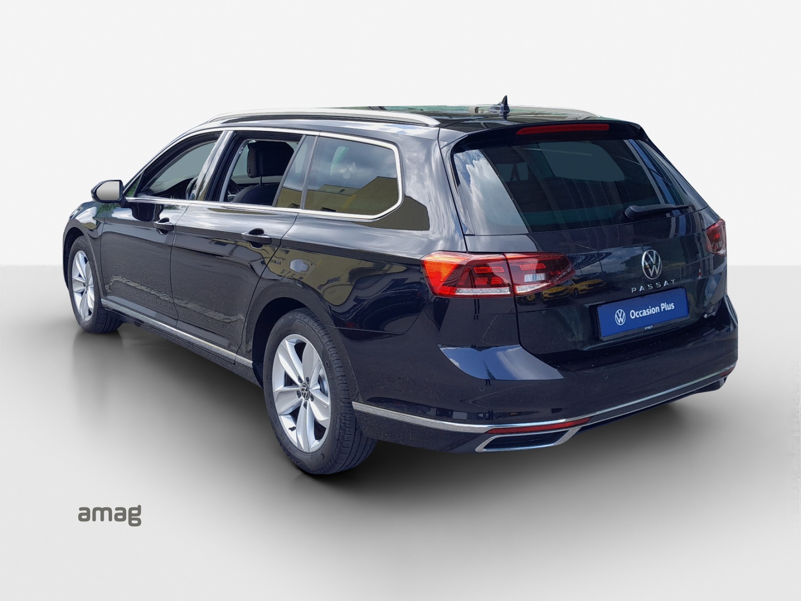 VW Passat 2.0 TDI BMT Elegance 4Motion DSG-image-2