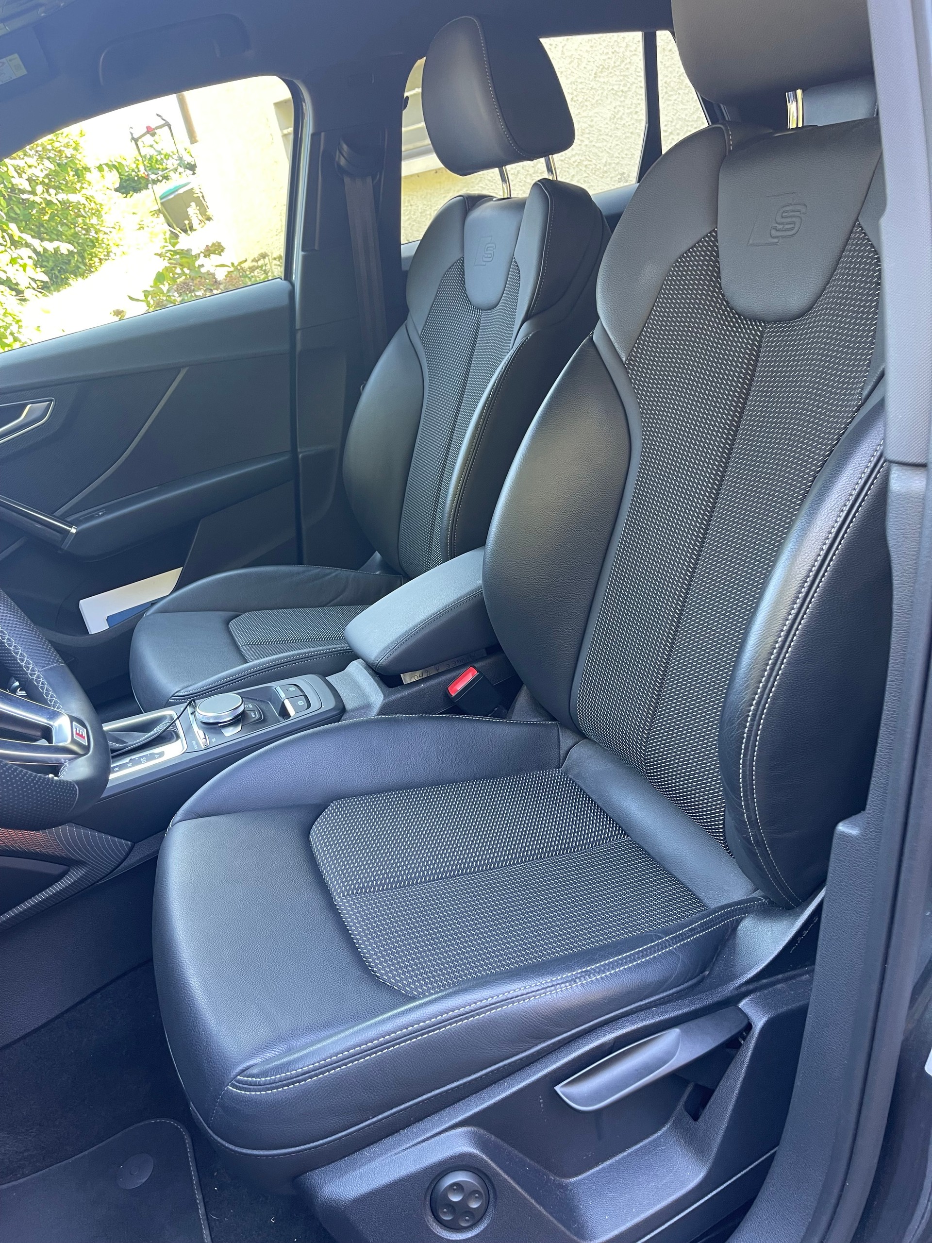 AUDI Q2 35 TFSI S line S-tronic-image-4