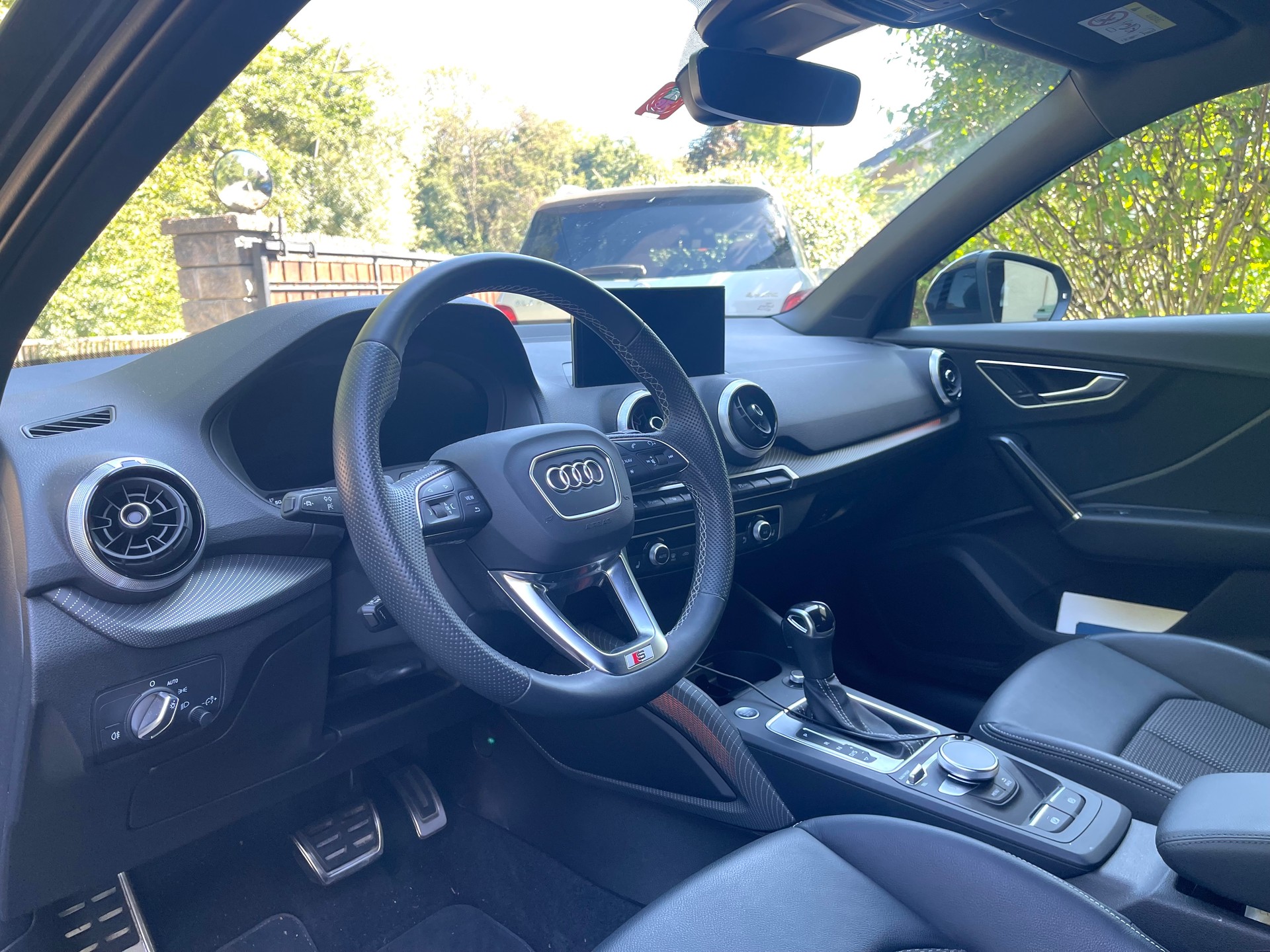 AUDI Q2 35 TFSI S line S-tronic-image-3