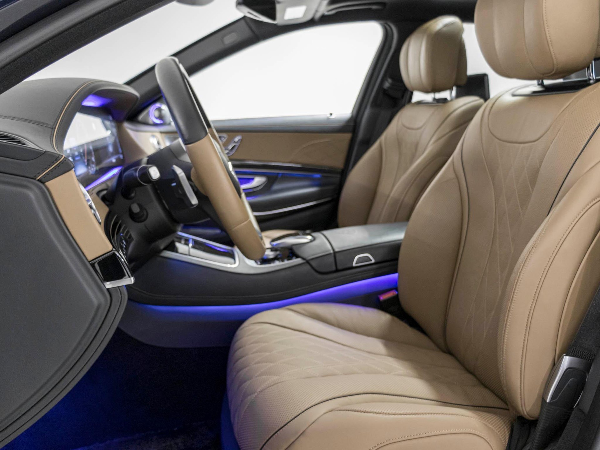 MERCEDES-BENZ S 560 Maybach 4MATIC-image-7