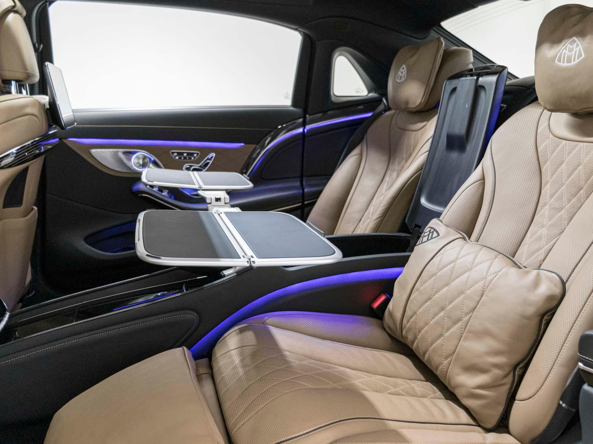MERCEDES-BENZ S 560 Maybach 4MATIC-image-9