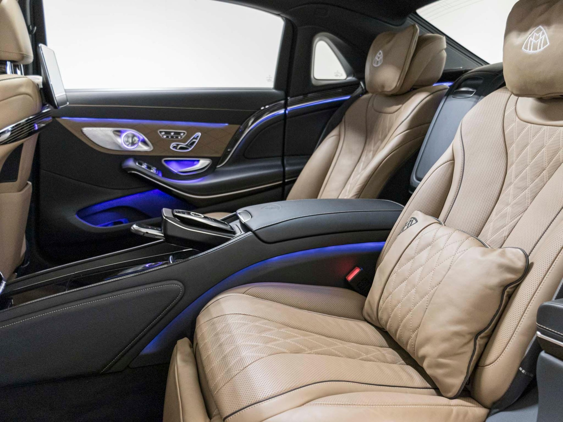 MERCEDES-BENZ S 560 Maybach 4MATIC-image-8