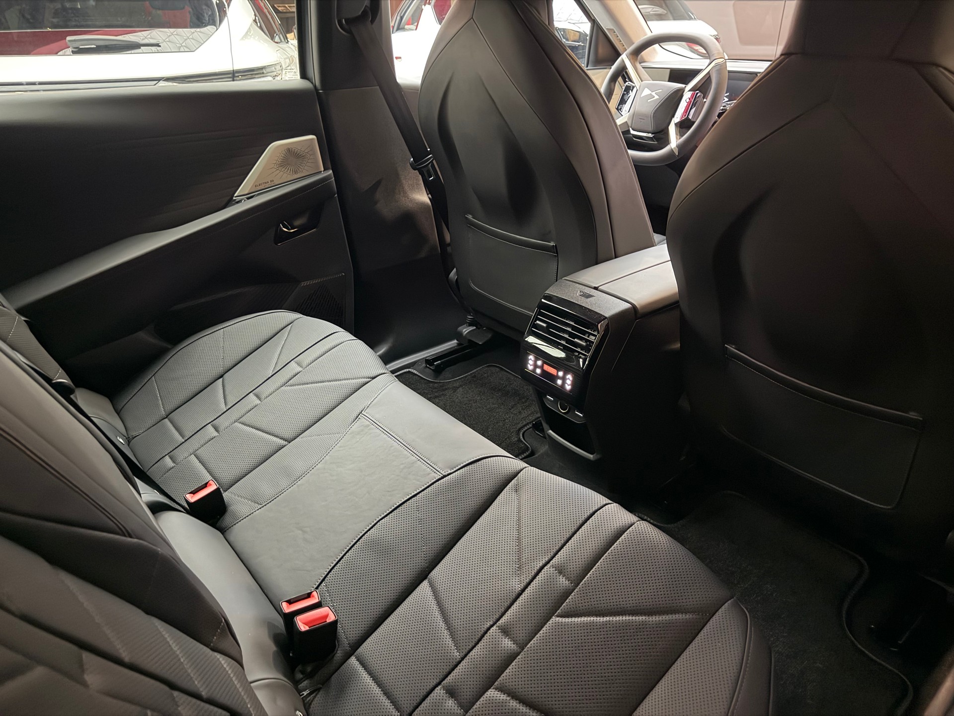 DS AUTOMOBILES DS8-image-7