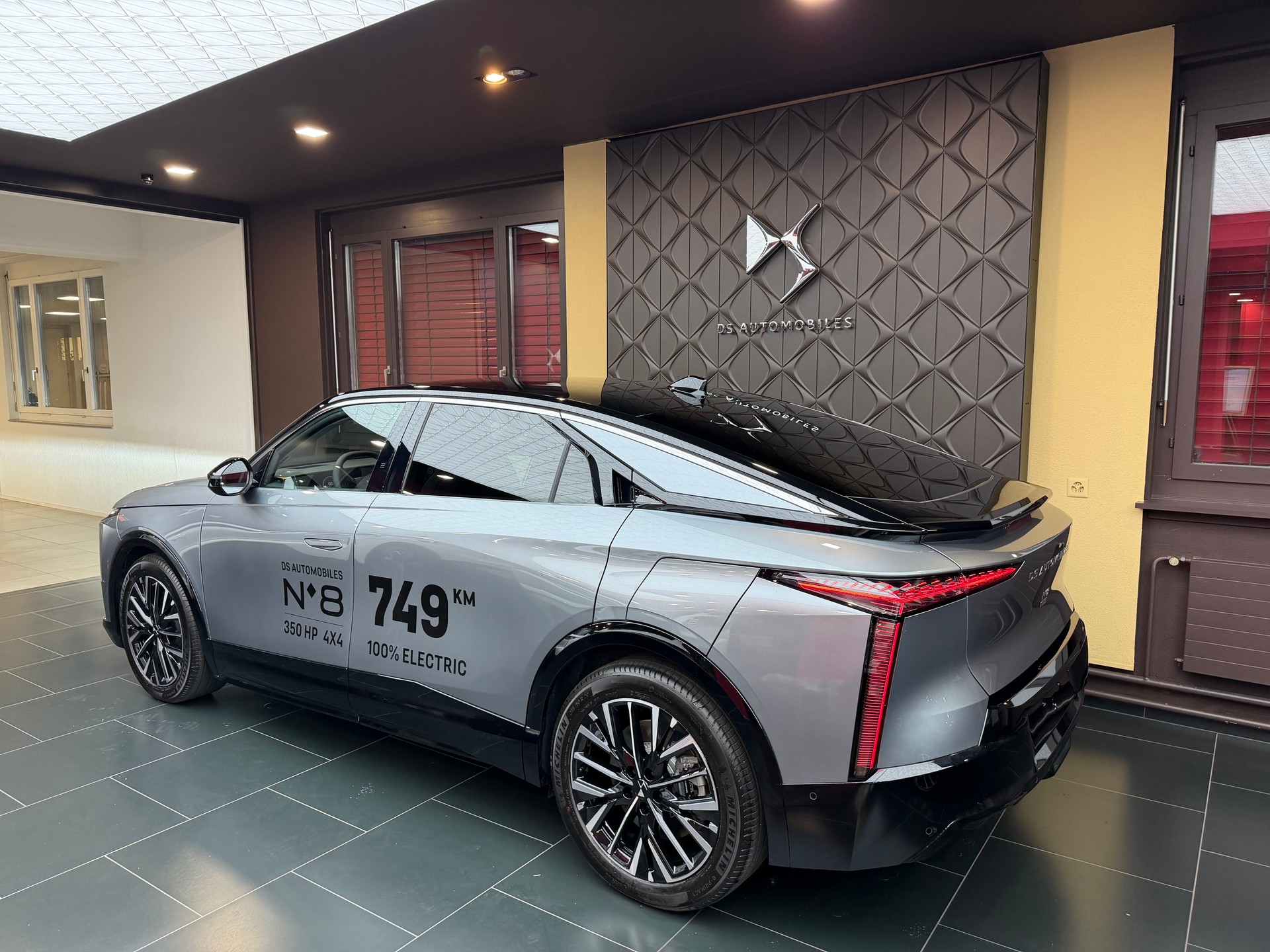 DS AUTOMOBILES DS8-image-2