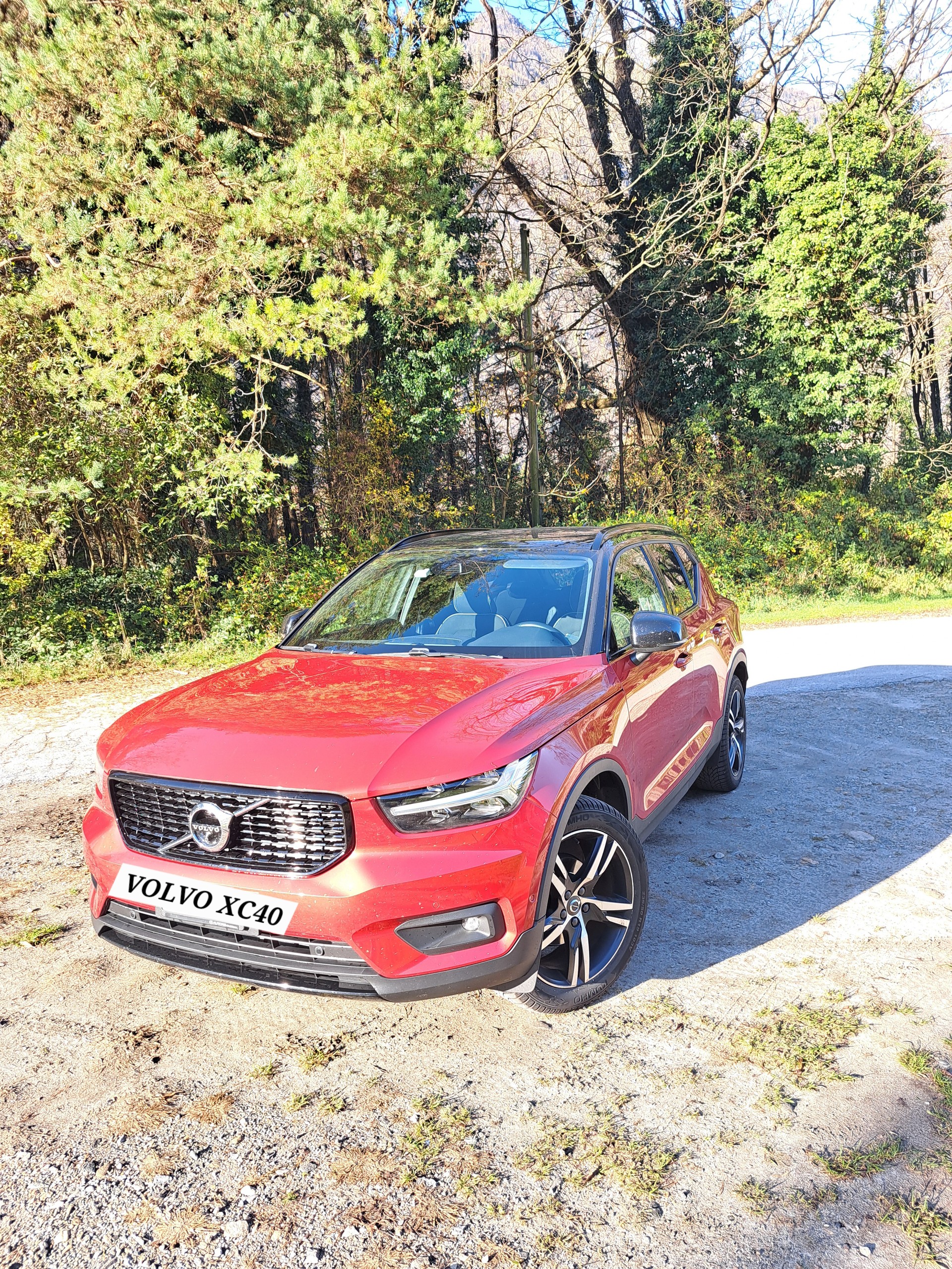 VOLVO XC40 T3 R-Design-image-9