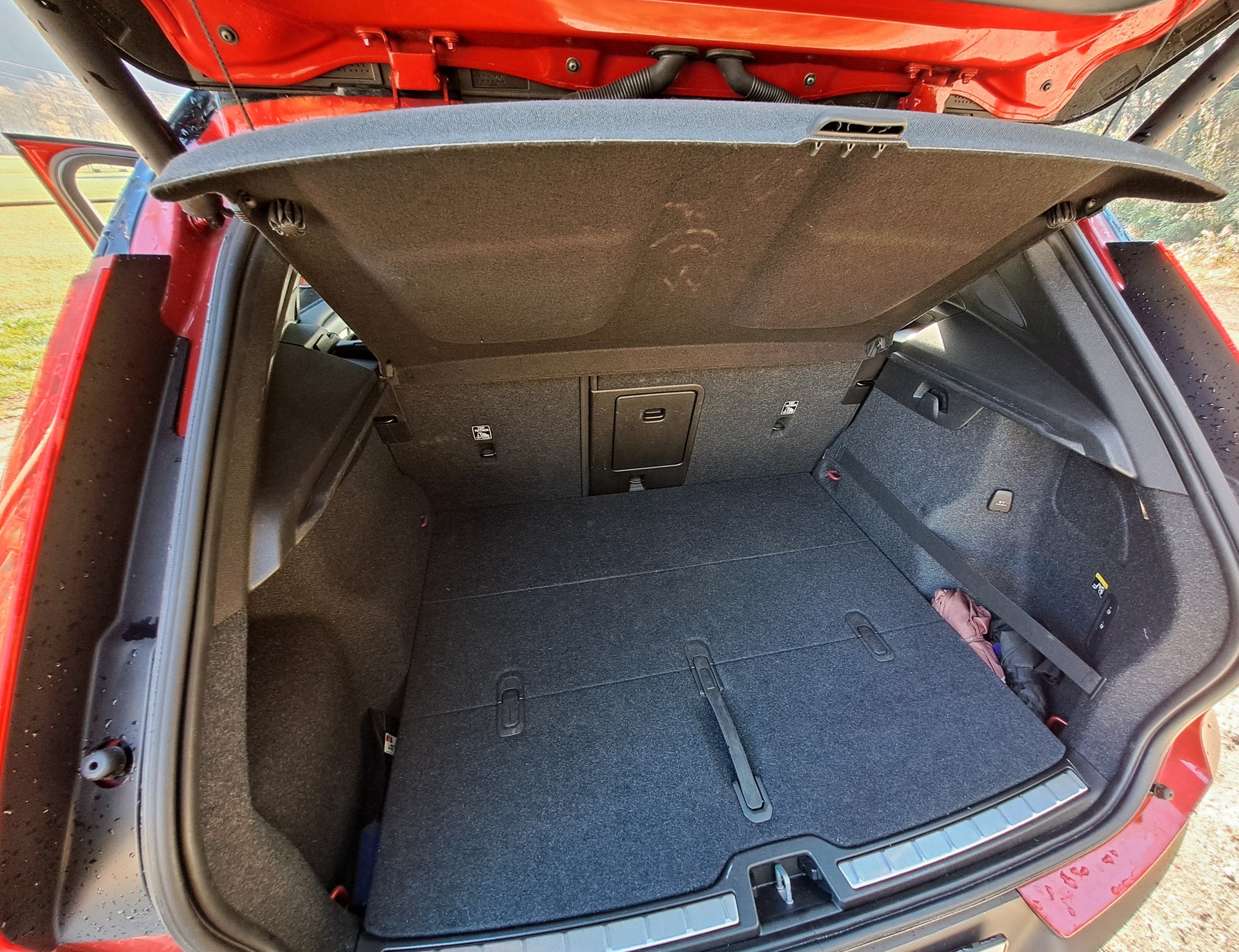 VOLVO XC40 T3 R-Design-image-5