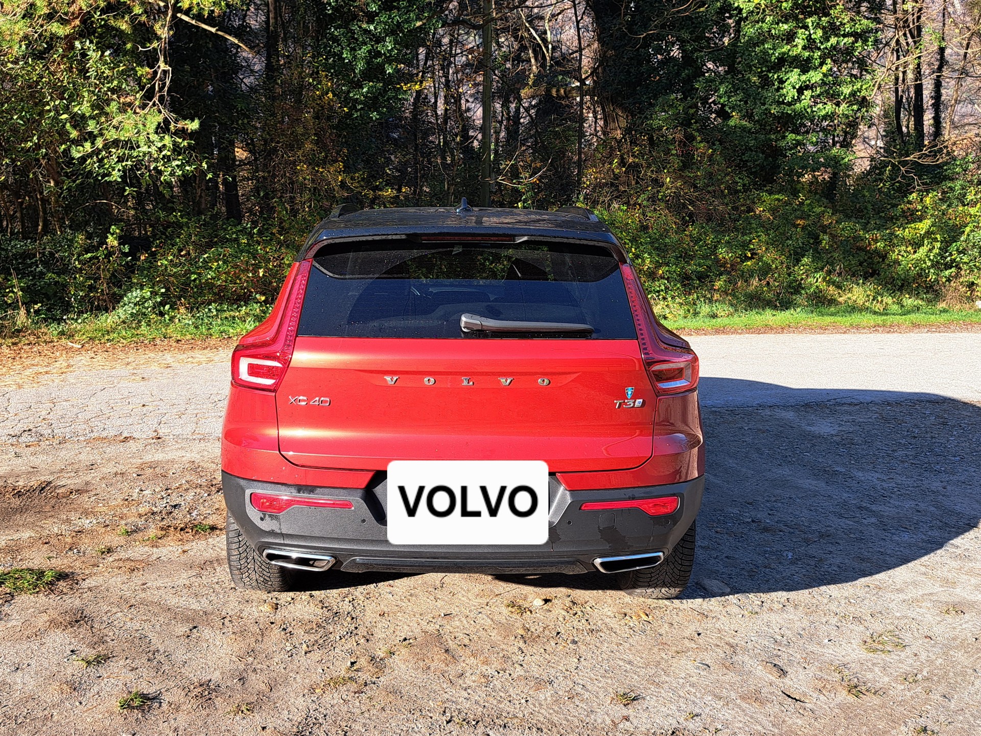 VOLVO XC40 T3 R-Design-image-2