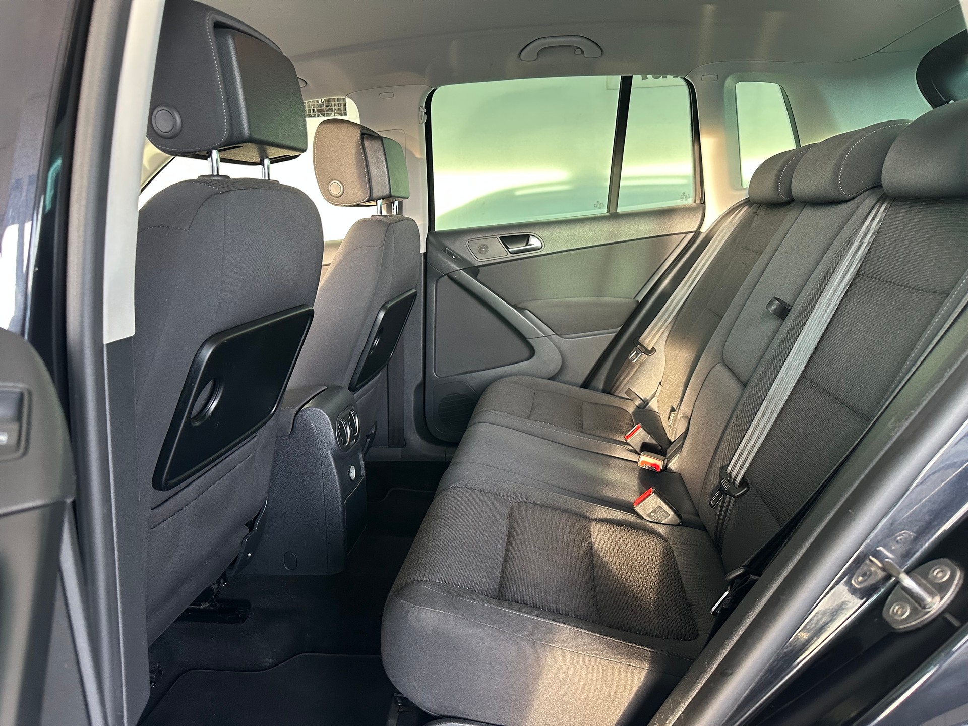 VW Tiguan 2.0 TDI BlueMotion Sport&Style 4Motion DSG-image-9
