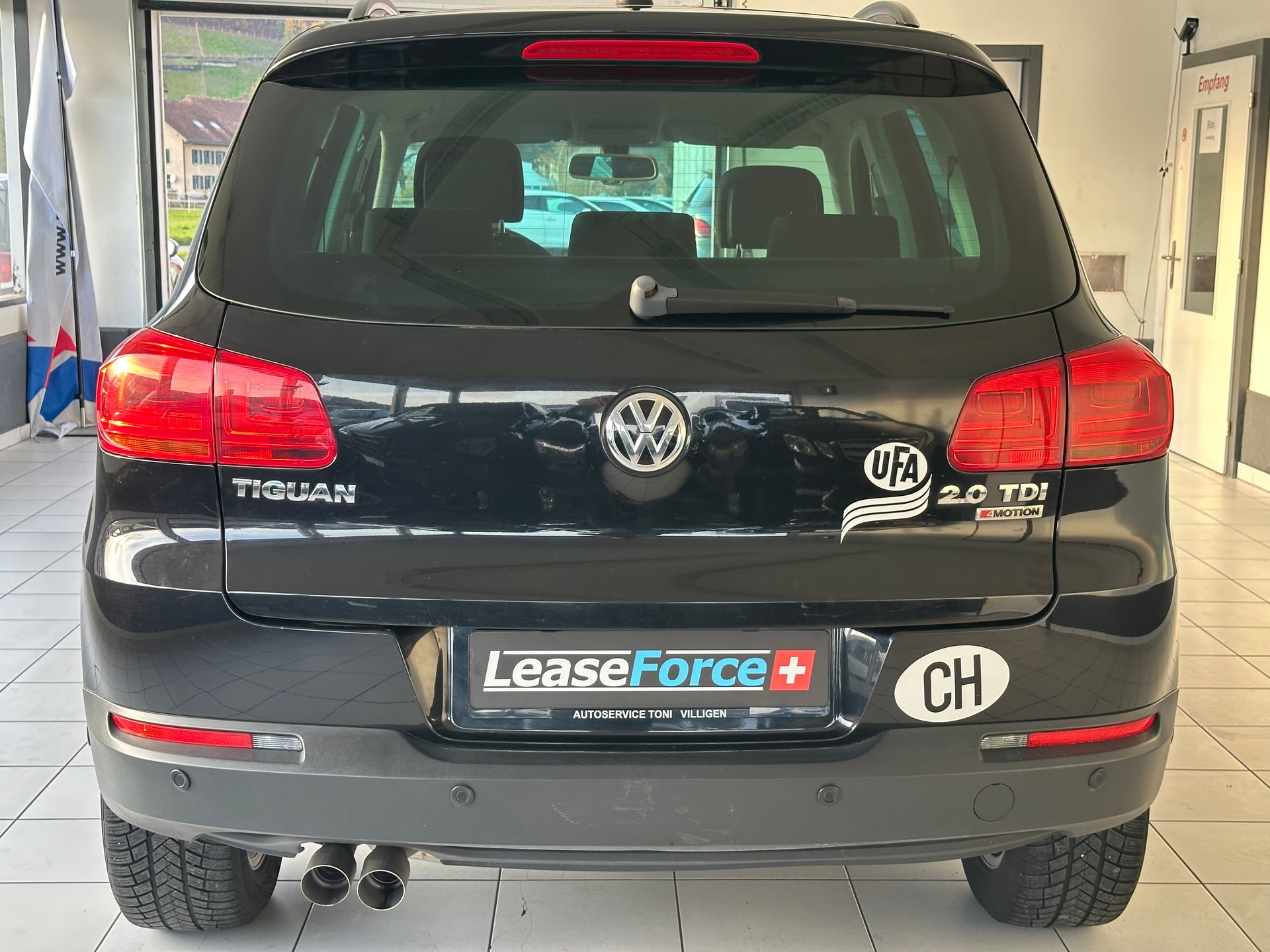 VW Tiguan 2.0 TDI BlueMotion Sport&Style 4Motion DSG-image-4
