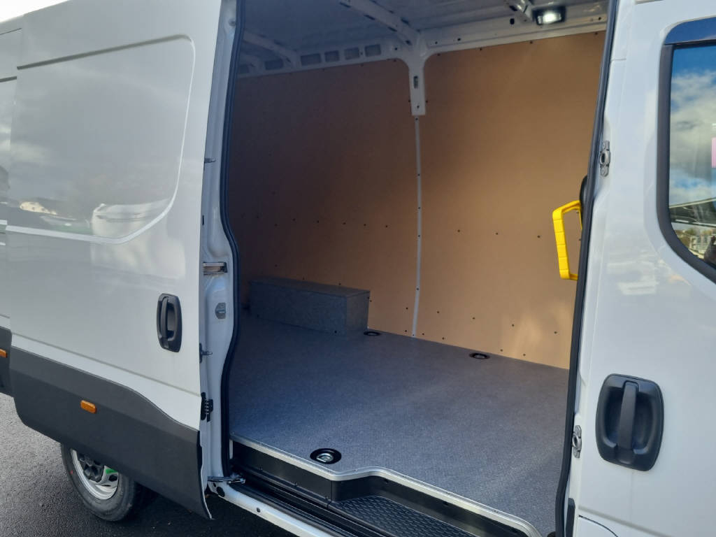 IVECO Daily 35S18HA8V Kaw.3520L H1.9 3.0 HPI 176-image-11