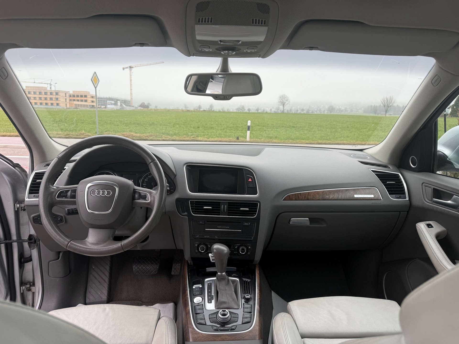 AUDI Q5 2.0 TFSI quattro S-tronic-image-10