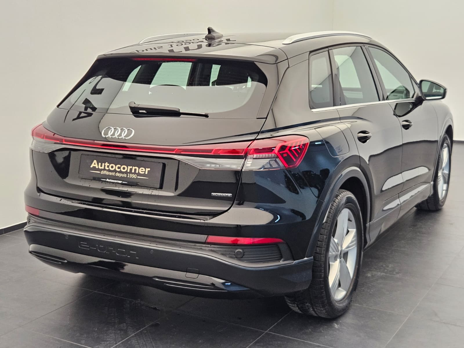AUDI Q4 e-tron 50 quattro-image-8