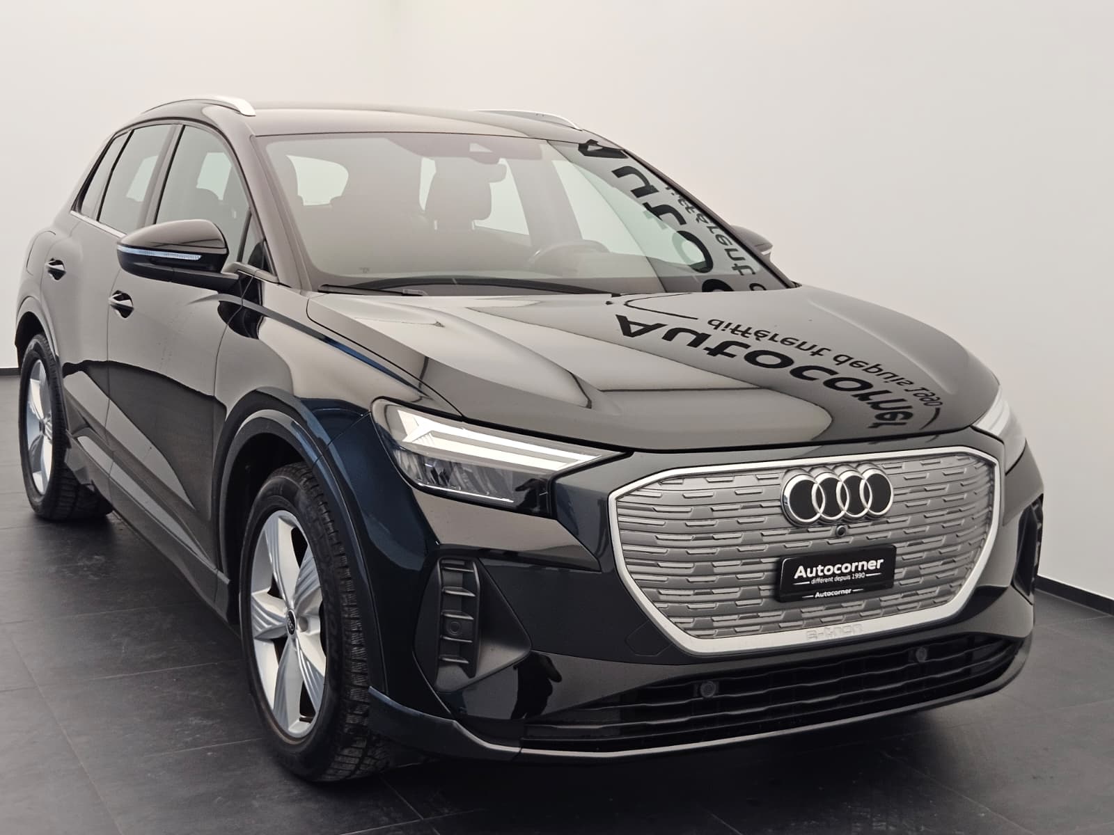 AUDI Q4 e-tron 50 quattro-image-4