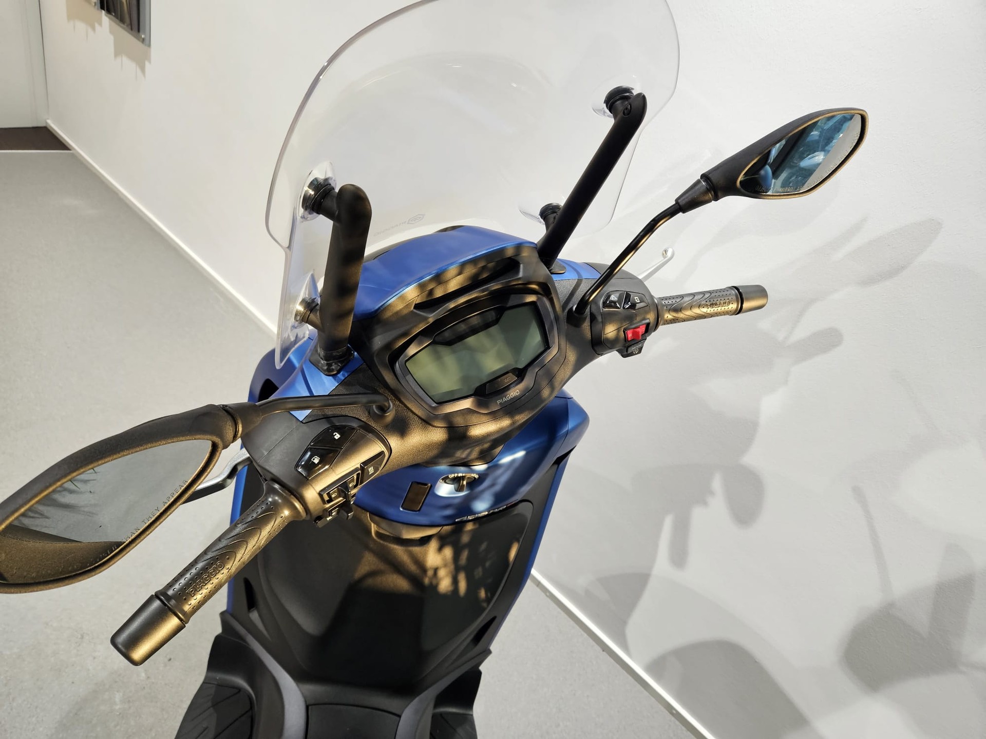 PIAGGIO Beverly 400 Sport E5+-image-6