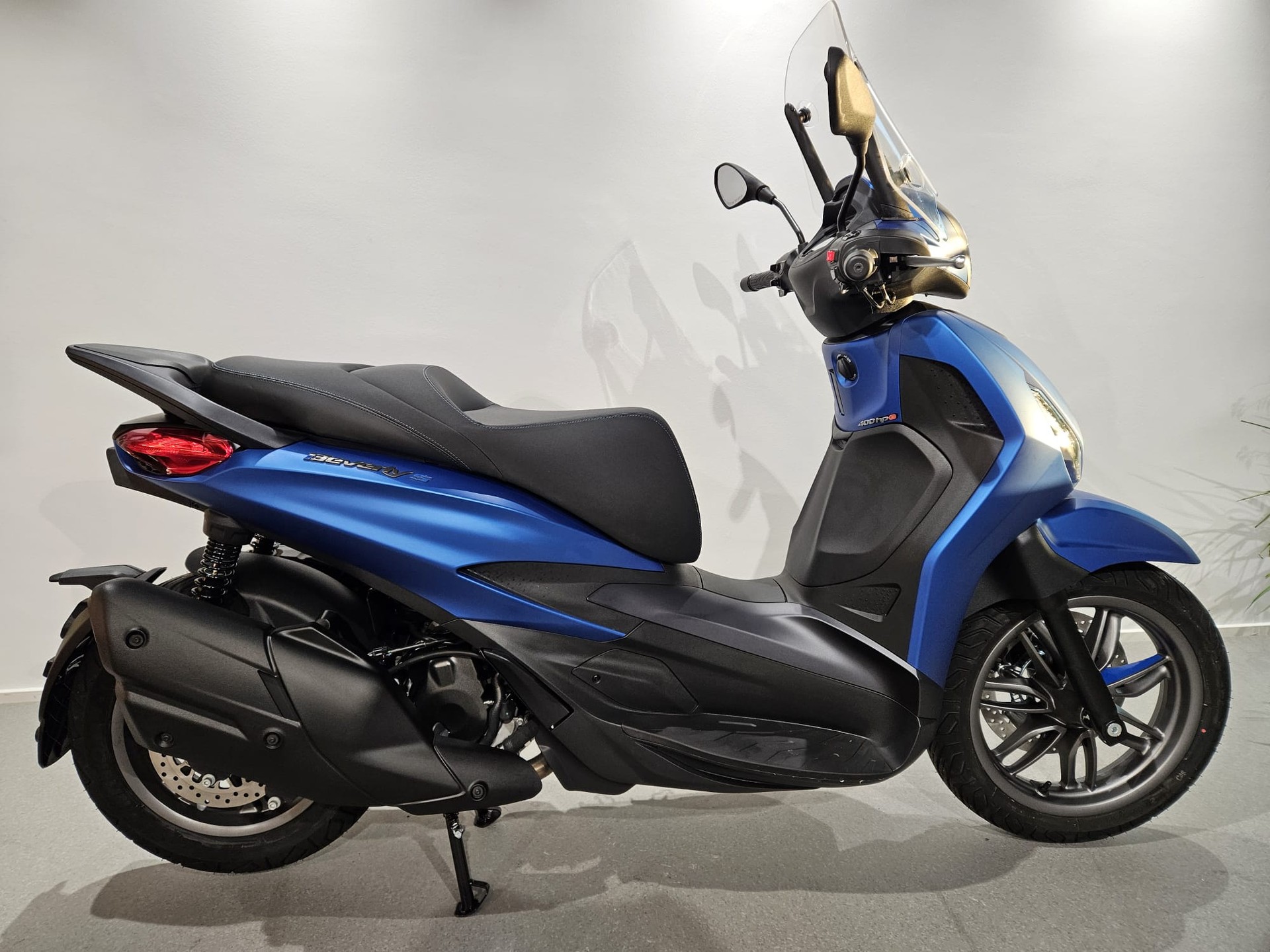 PIAGGIO Beverly 400 Sport E5+-showroom-element-1