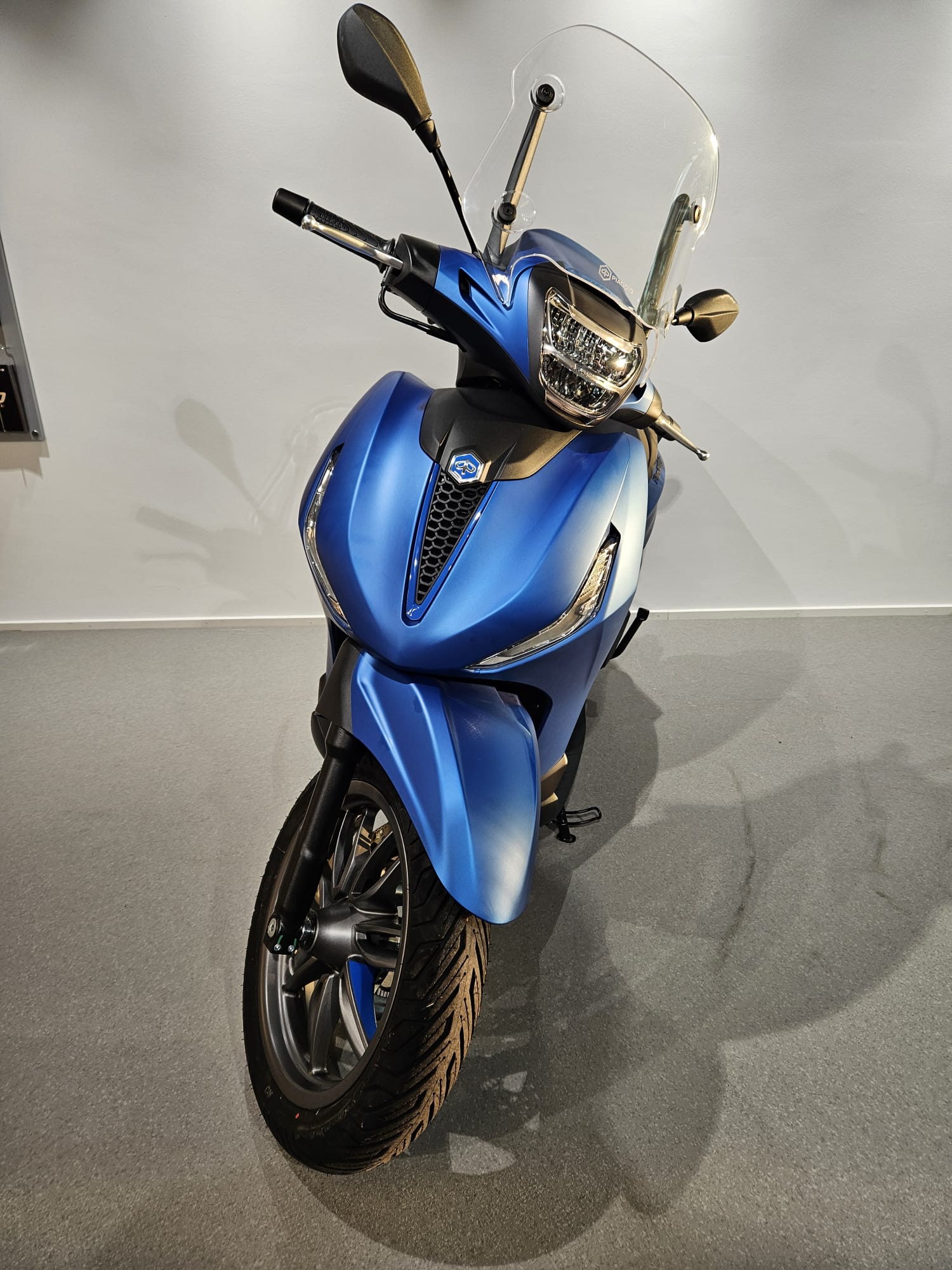 PIAGGIO Beverly 400 Sport E5+-image-5