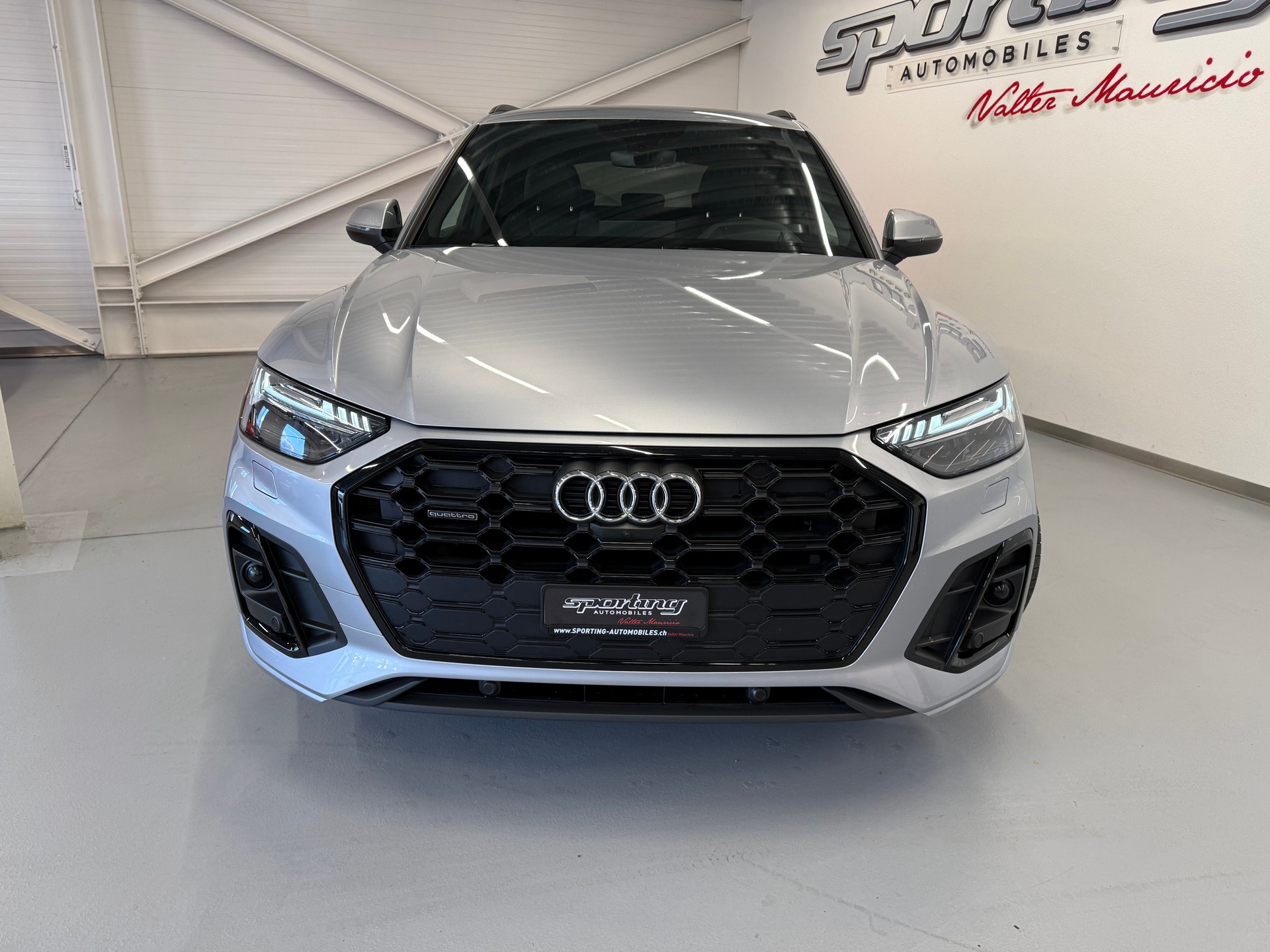 AUDI Q5 40 TDI S-line quattro S-tronic-image-4