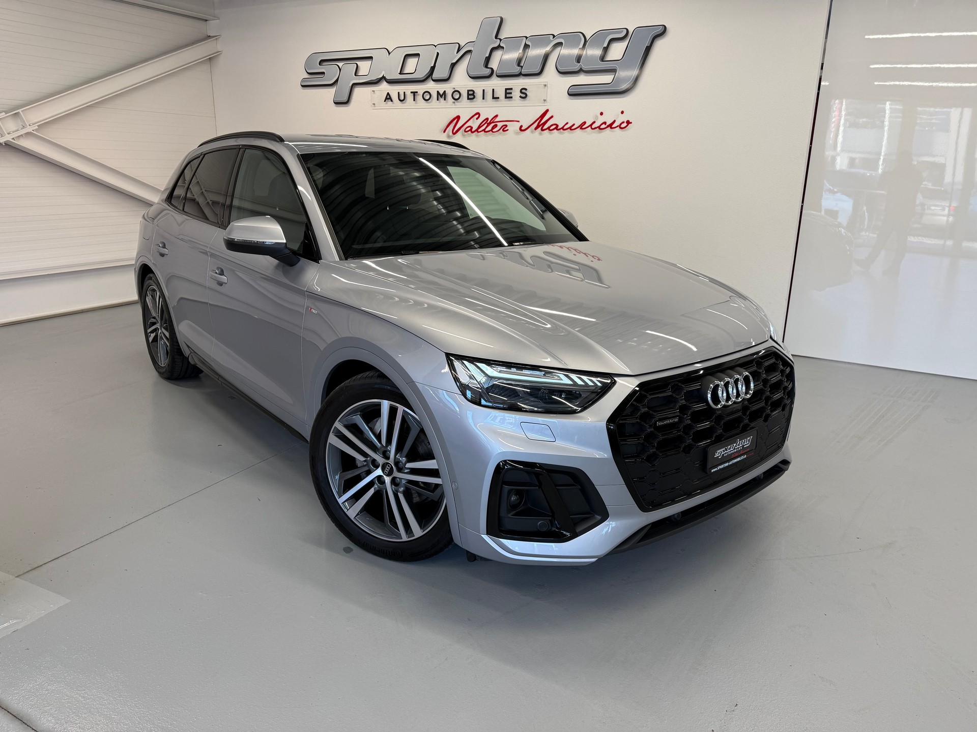 AUDI Q5 40 TDI S-line quattro S-tronic-image-0