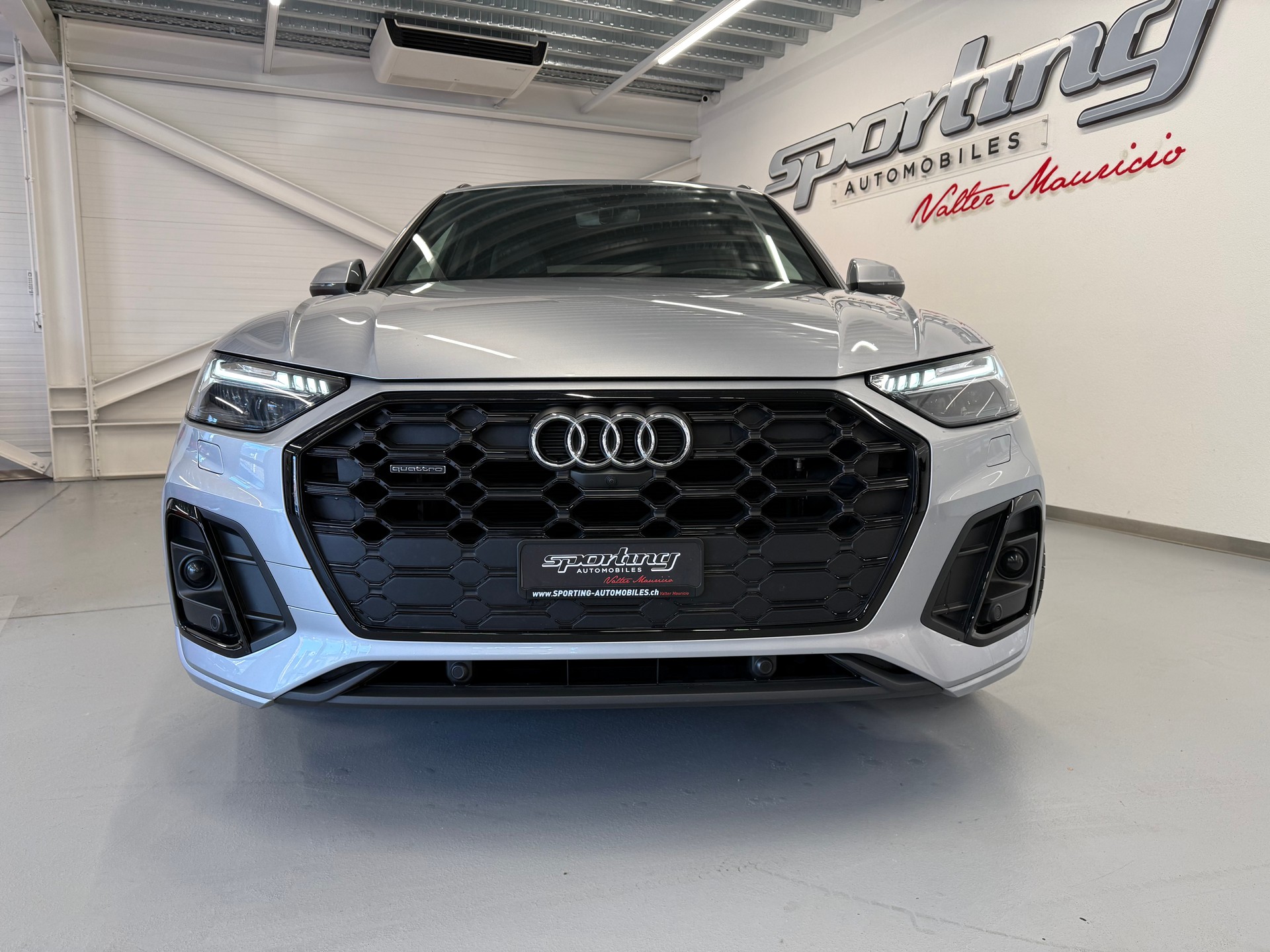 AUDI Q5 40 TDI S-line quattro S-tronic-image-3