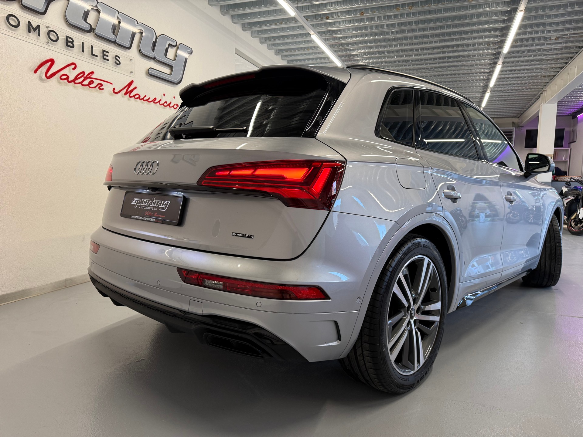 AUDI Q5 40 TDI S-line quattro S-tronic-image-6