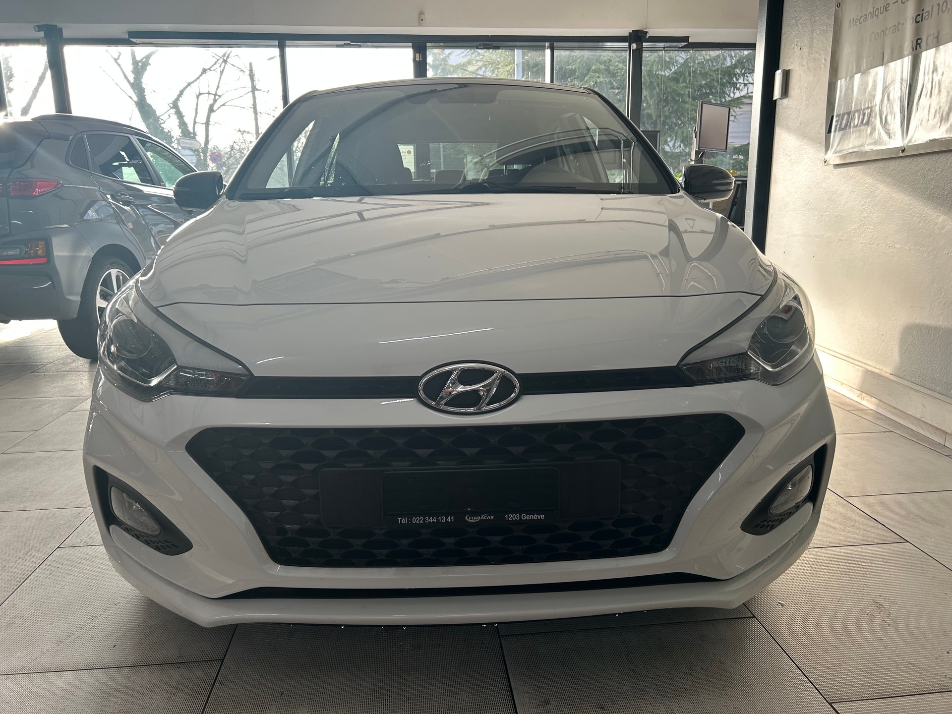 HYUNDAI i20 1.0 T-GDi Amplia-image-1