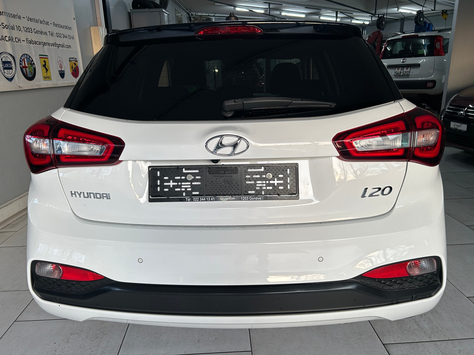 HYUNDAI i20 1.0 T-GDi Amplia-image-2