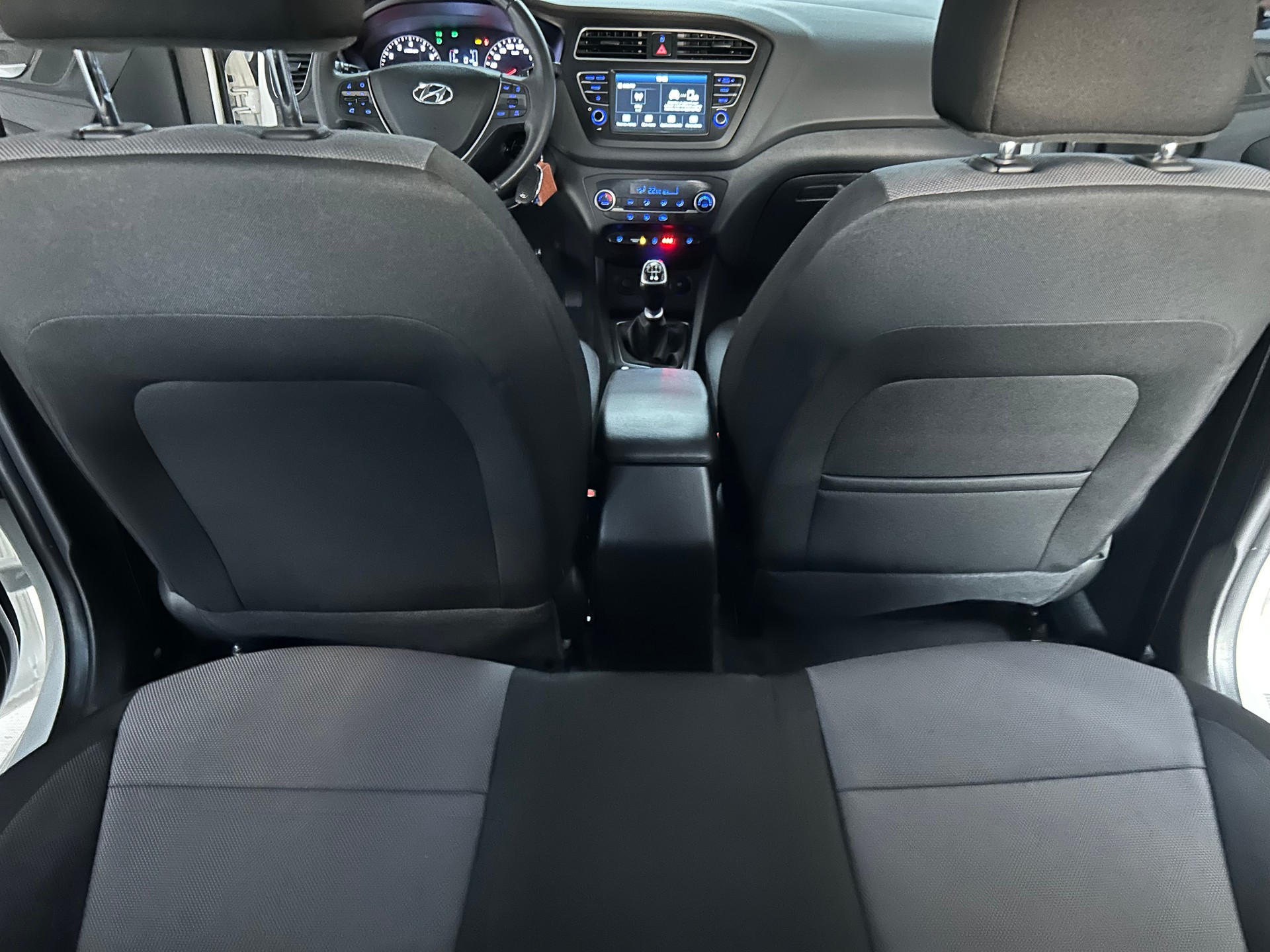 HYUNDAI i20 1.0 T-GDi Amplia-image-8