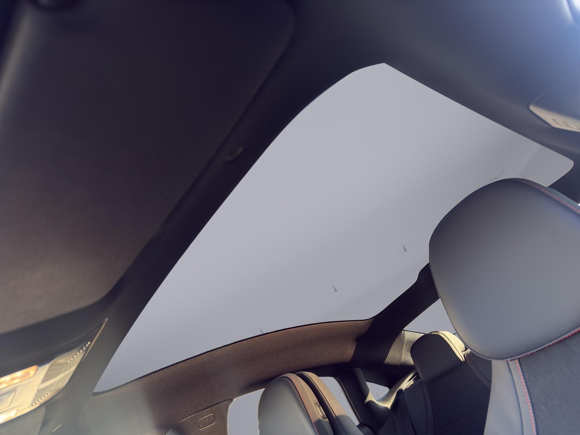 MERCEDES-BENZ CLA 250+ AMG Line-image-18
