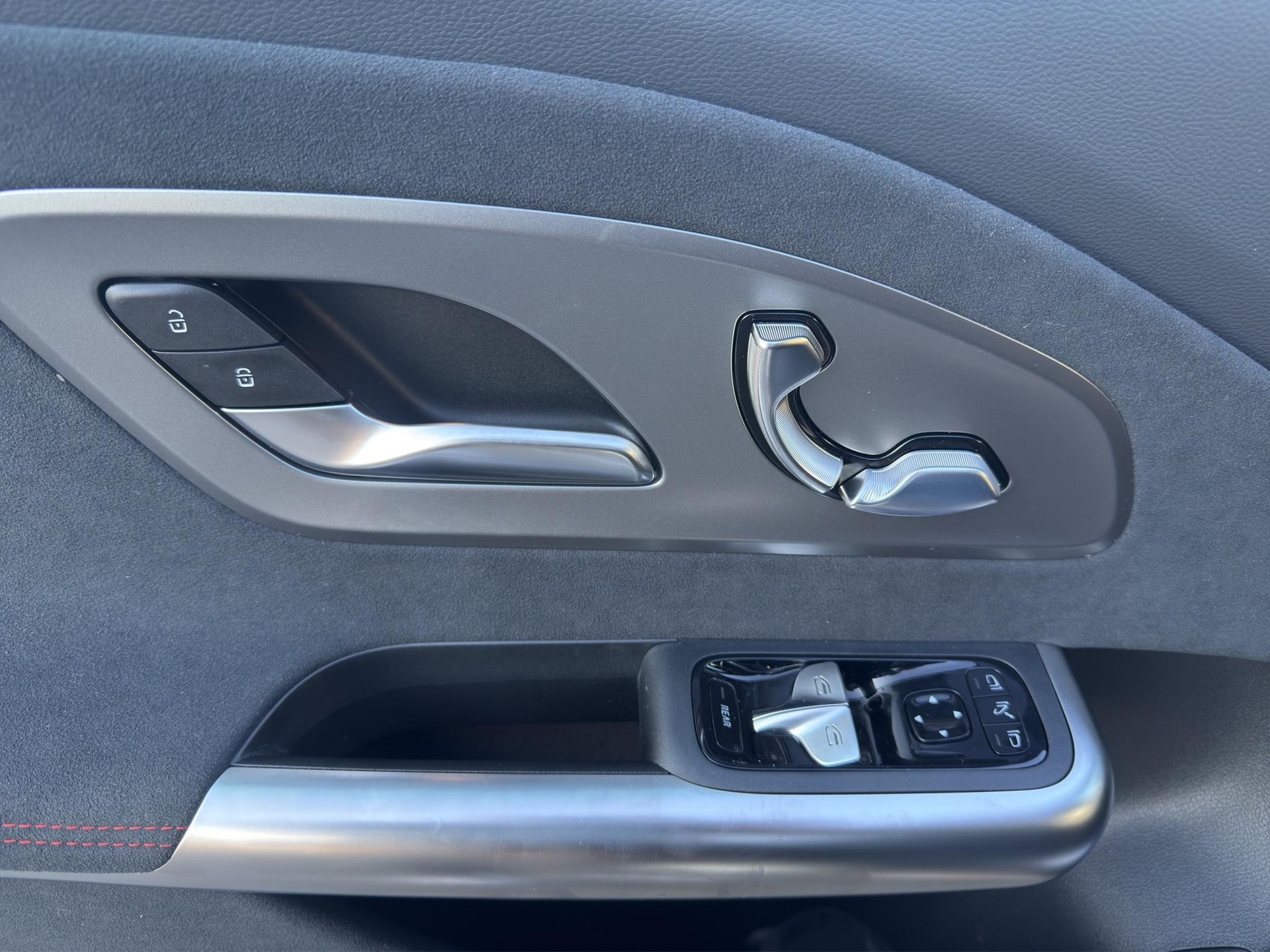 MERCEDES-BENZ CLA 250+ AMG Line-image-9